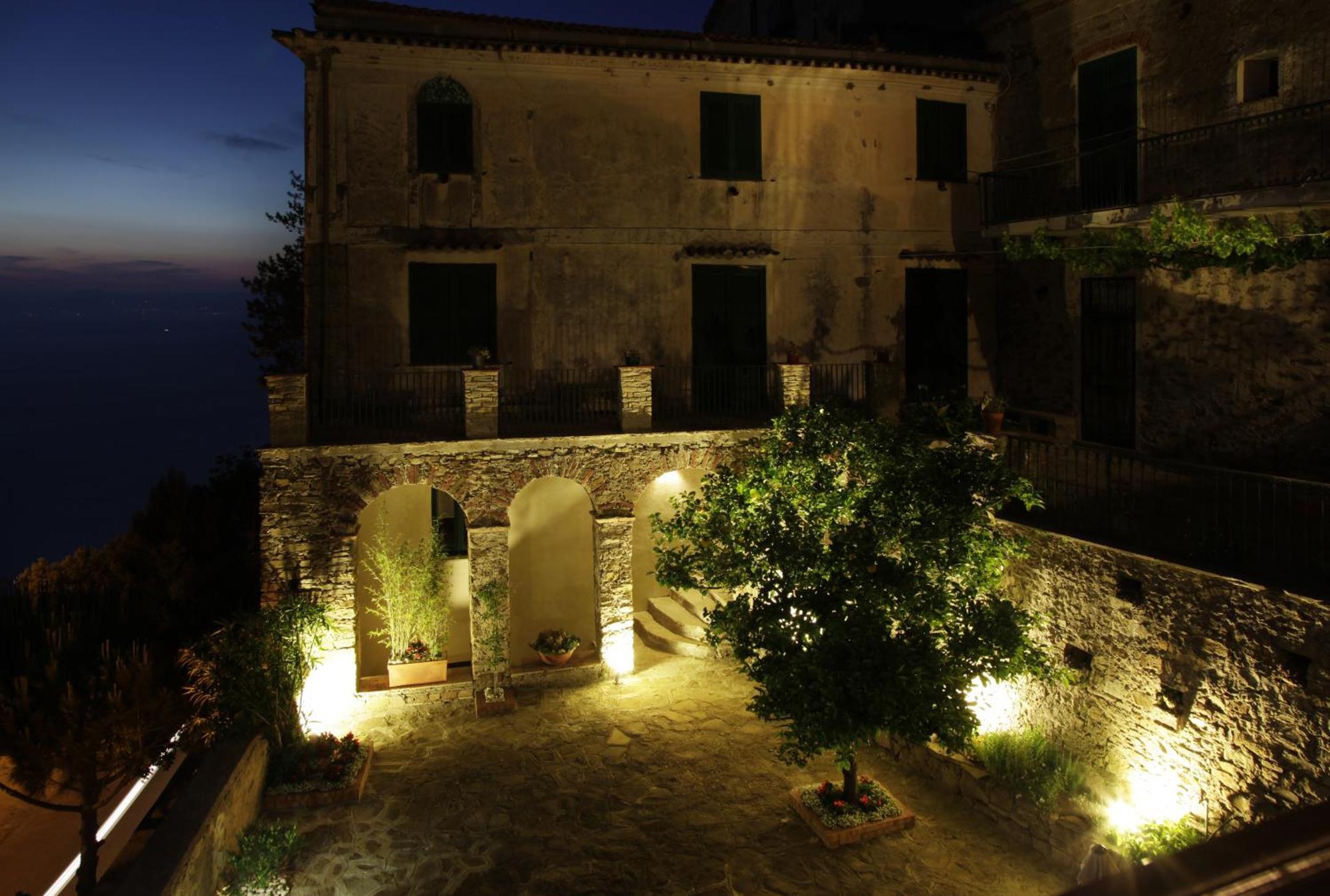 カステッラバーテ Residenza D'Epoca Tamaraアパートホテル エクステリア 写真