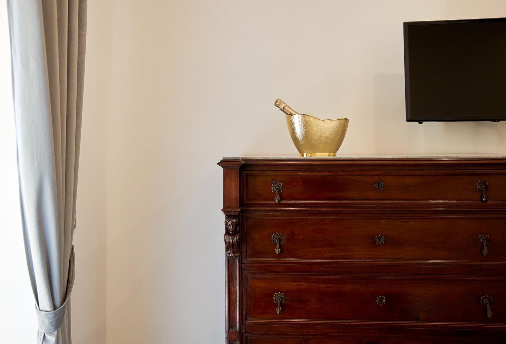 カステッラバーテ Residenza D'Epoca Tamaraアパートホテル エクステリア 写真